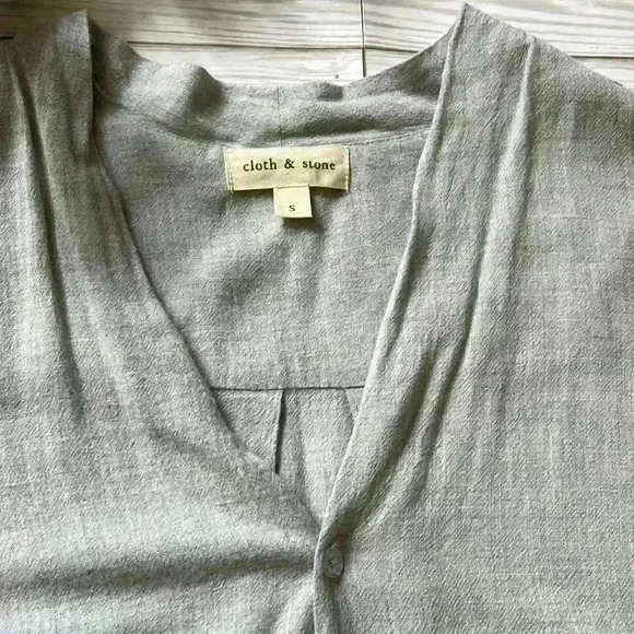 Anthropologie Cloth & Stone faux wrap v neck  top high low hemline - Picture 2 of 6